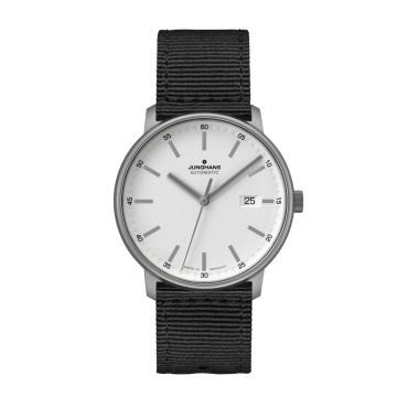 Form A Titan von Junghans bei Juwelier Müller in Kempten und Oberstdorf