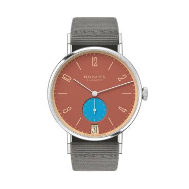Tangente 38 Datum Ziegelblau von NOMOS Glashütte bei Juwelier Müller in Kempten und Oberstdorf
